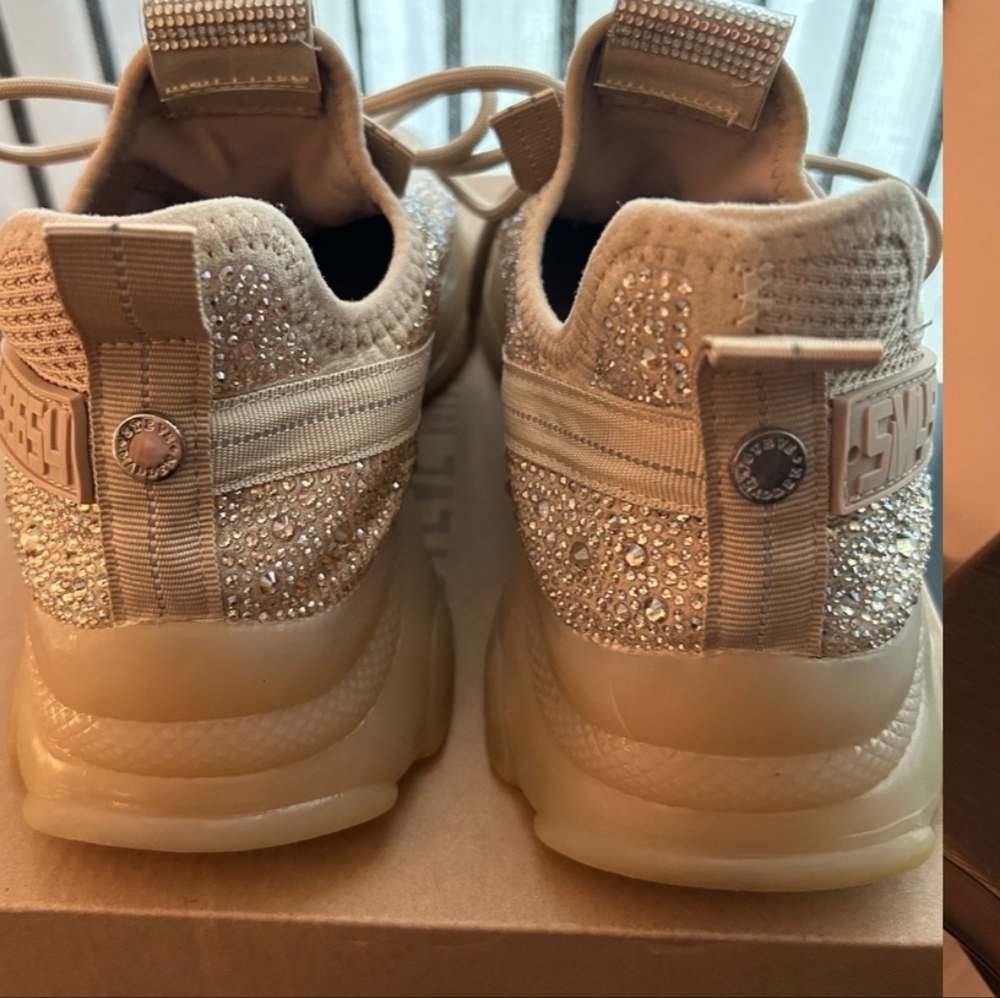 Steve Madden - Picture 2 of 3